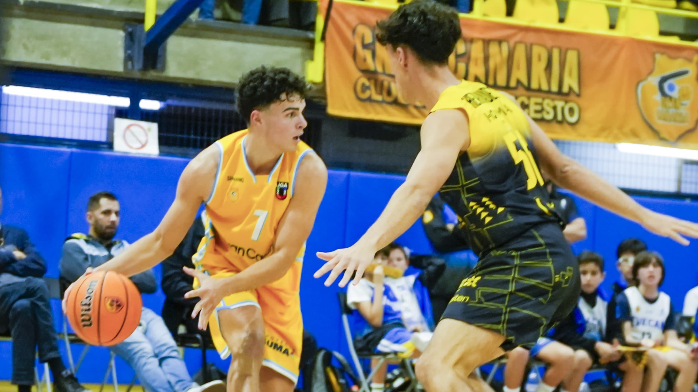 Lance de juego del partido entre Gran Canaria y Fundación CB Canarias de Liga U