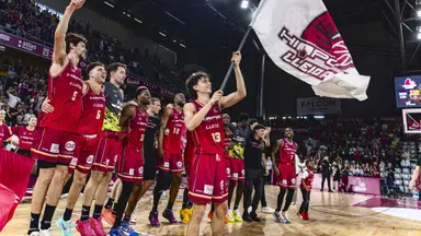 Adrià Rodríguez ondea la bandera del Hiopos Lleida.