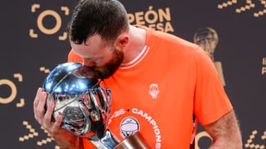 Costello se va como campeón