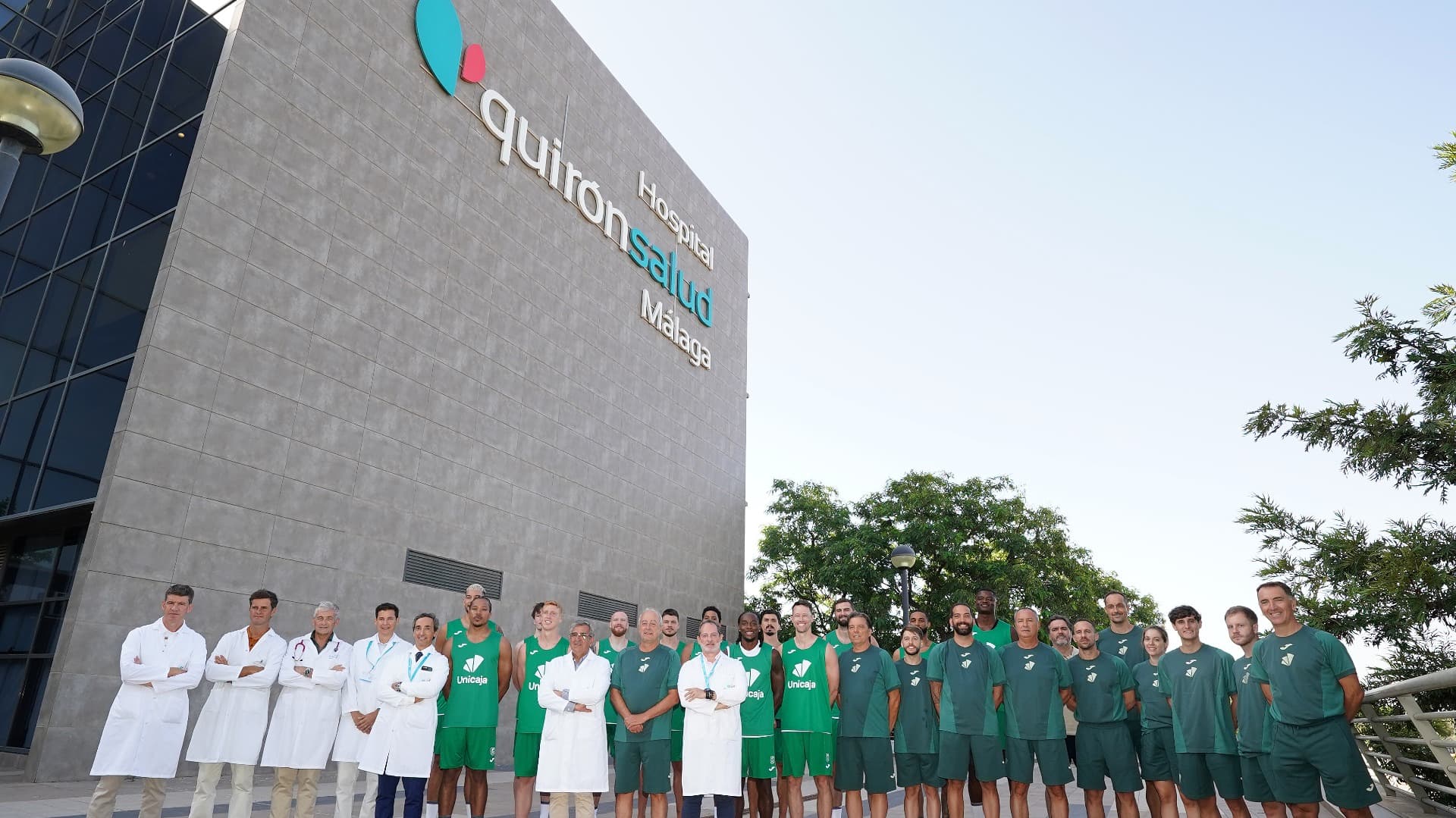 Unicaja acude al Hospital Quirónsalud marcando así el inicio de la pretemporada