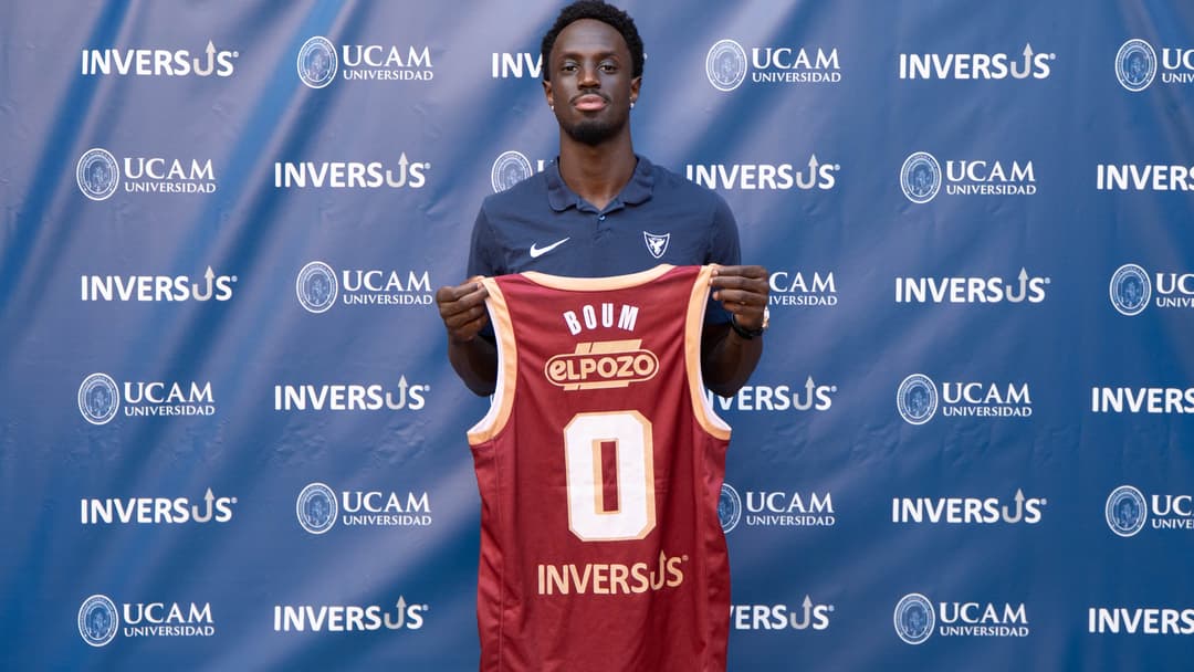 Souley Boum, presentado con UCAM Murcia