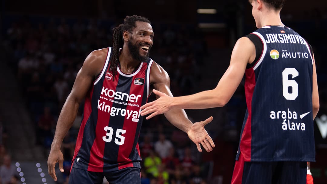 Kosner Baskonia, líder de la Liga Endesa más de tres años después