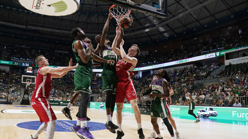 Unicaja se hace invencible y complica la vida a BAXI Manresa (97-88)