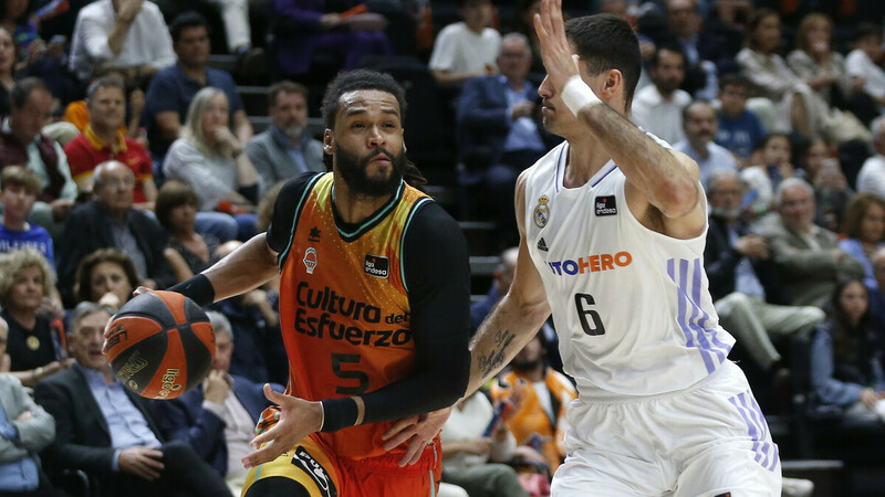 James Webb III deja Valencia Basket