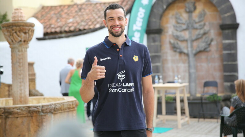 Pierre Pelos, presentado como jugador del Dreamland Gran Canaria