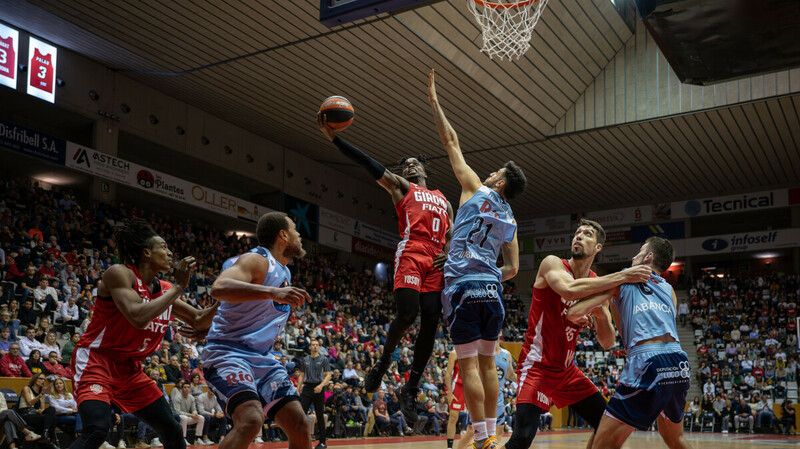 Ike Iroegbu da la sexta victoria al Bàsquet Girona