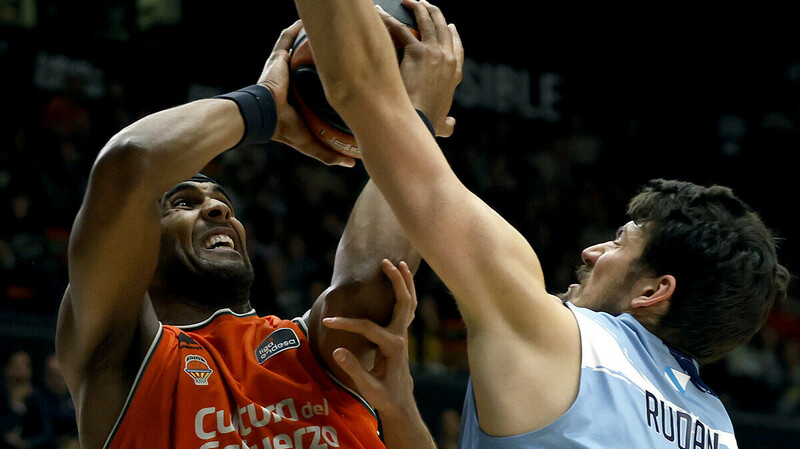 Seis minutos y una zona salvan los muebles del Valencia Basket (88-80)