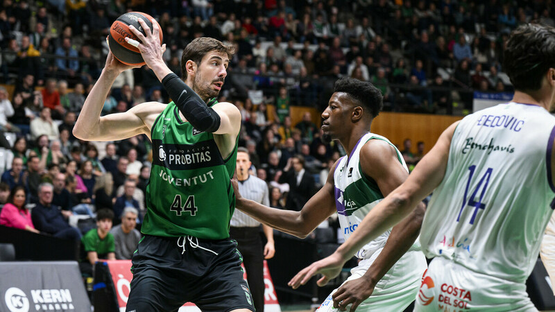 La magia de Tomic rompe la racha histórica del Unicaja (85-81)