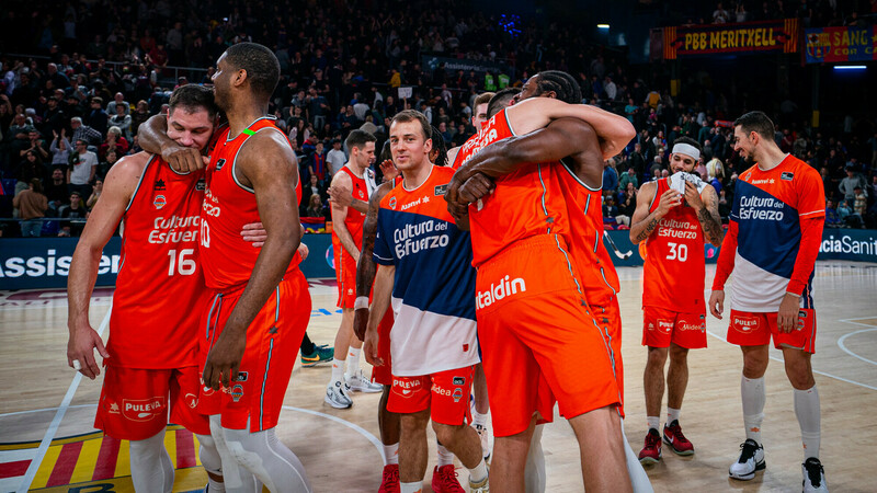 Valencia Basket asalta el Palau con una demostración de carácter (76-79)