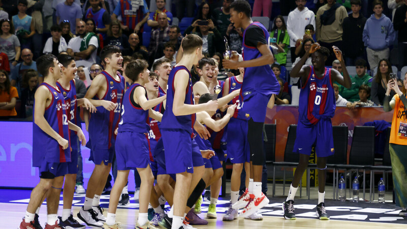 El Barça recorta distancias en el palmarés