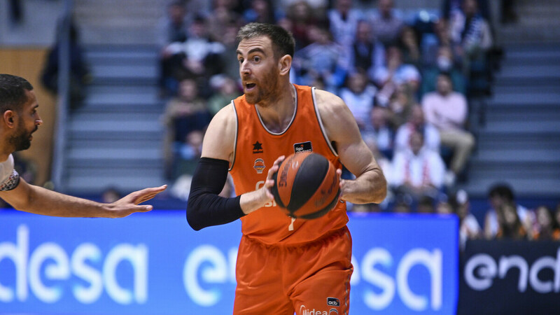Víctor Claver anuncia su retirada