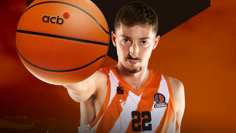 Aleix Font renueva su contrato con el Leyma Coruña