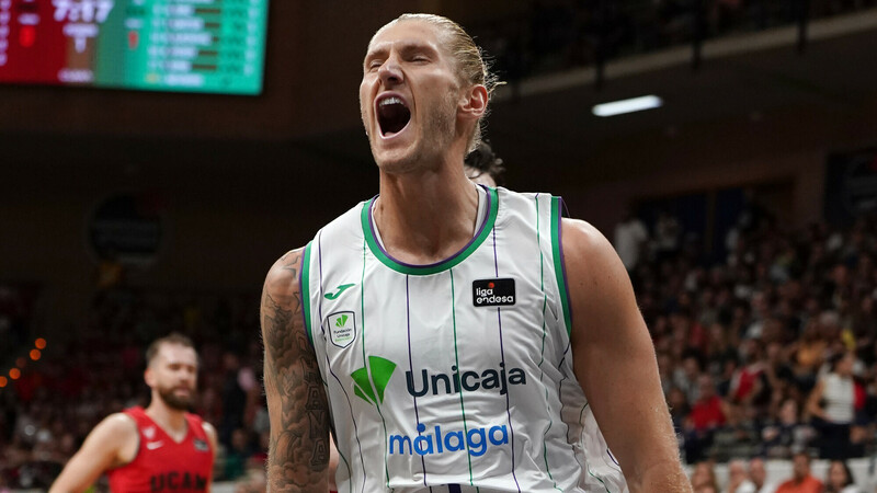 Dylan Osetkowsk se viste de centenario...