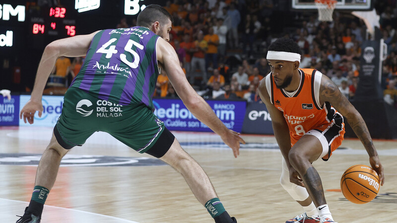 Montero sostiene al Valencia y De Larrea ciega al Unicaja (84-75)