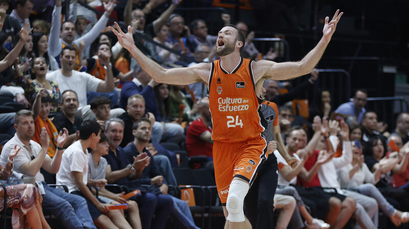 ¡425 triples en una liga regular!