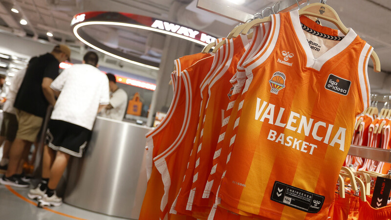 Inaugurada la nueva tienda del Valencia Basket
