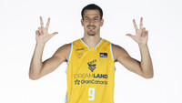 Nico Brussino, tercer máximo triplista amarillo