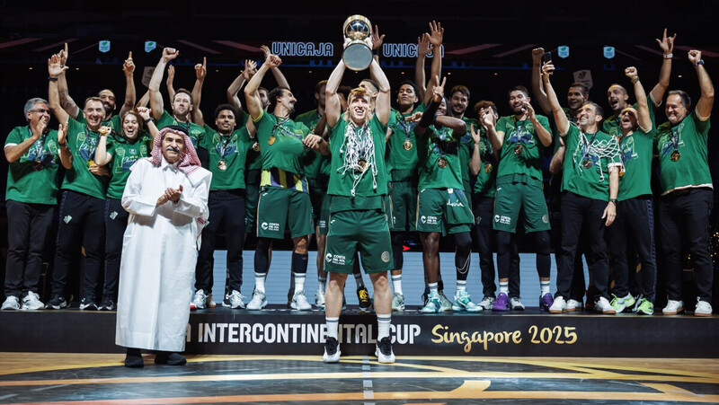 Clínic defensivo y remontada de Unicaja para su 2ª Intercontinental