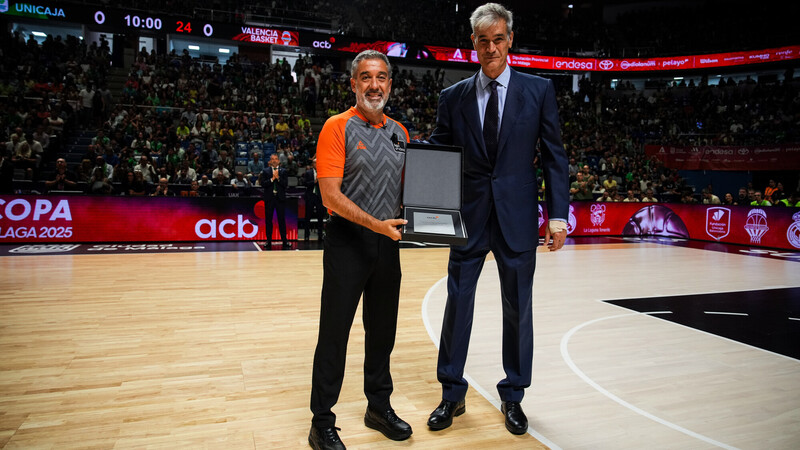 Juan Carlos García González arbitra su último partido acb