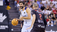 Ricky Rubio deslumbra en su regreso para reinar en Granada