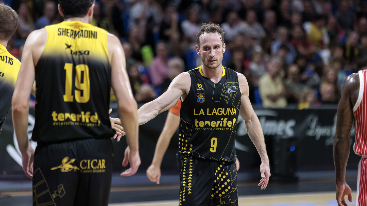 La Laguna Tenerife sigue imparable y se queda en lo más alto