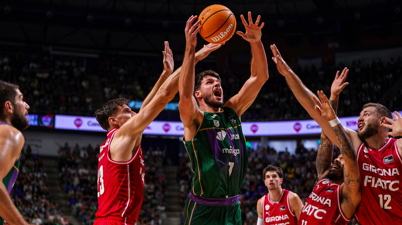 Un último cuarto explosivo impulsa el resurgir de Unicaja