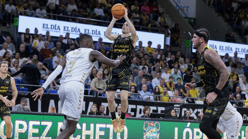 Lección magistral de Huertas para liderar la victoria aurinegra