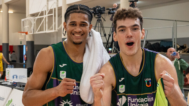 El Unicaja Alhaurín de la Torre se estrena tumbando al líder invicto