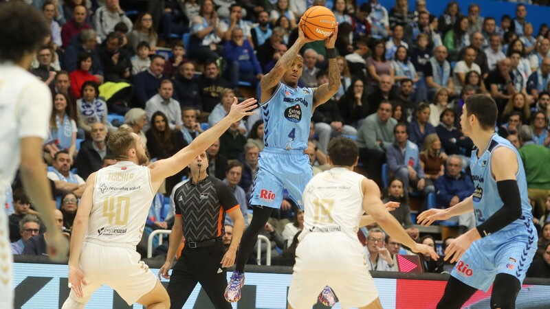 Russell: 12 asistencias con el Río Breogán