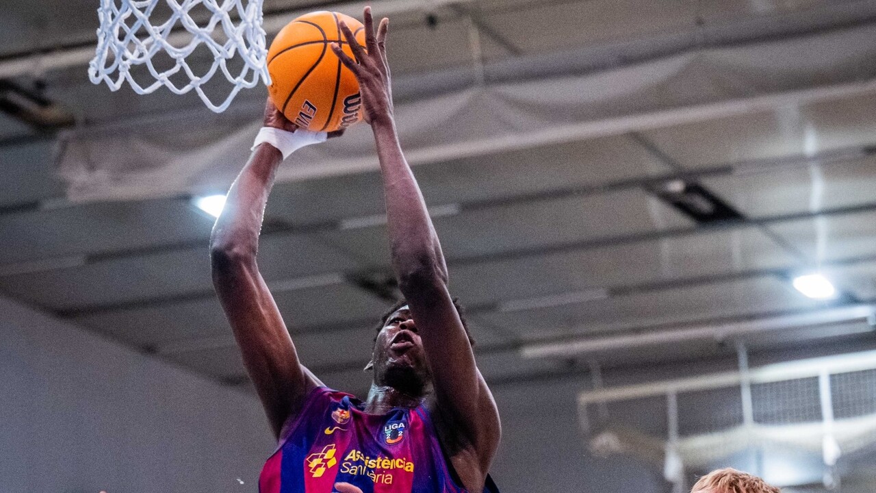 El Barça Atlètic se lleva un thriler con un tapón sobre la bocina