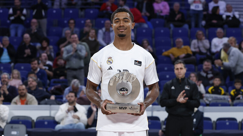Maledon recibe su trofeo como MVP de noviembre