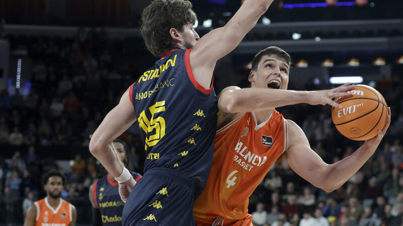 Valencia Basket se rehace, remonta y gana en casa