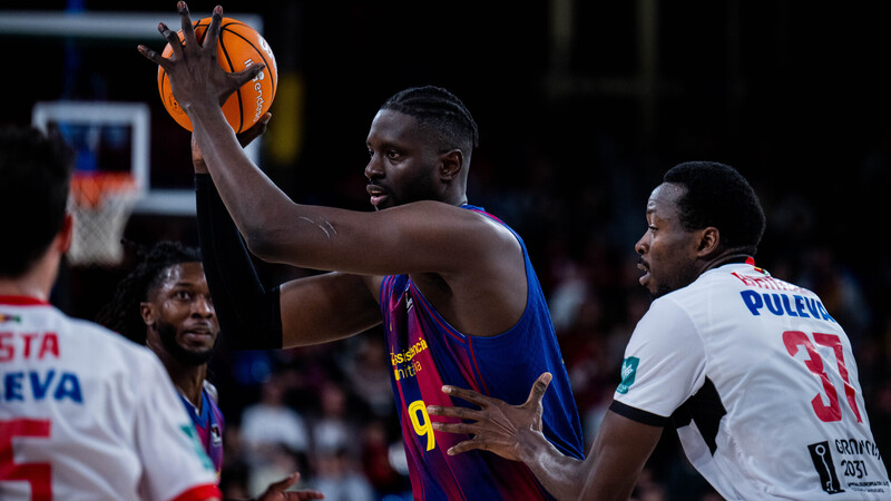 Un Bar&ccedil;a imparable se luce en un nuevo triunfo