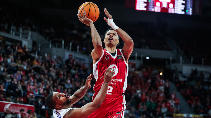 Trae Bell-Haynes, m&aacute;ximo asistente hist&oacute;rico ma&ntilde;o