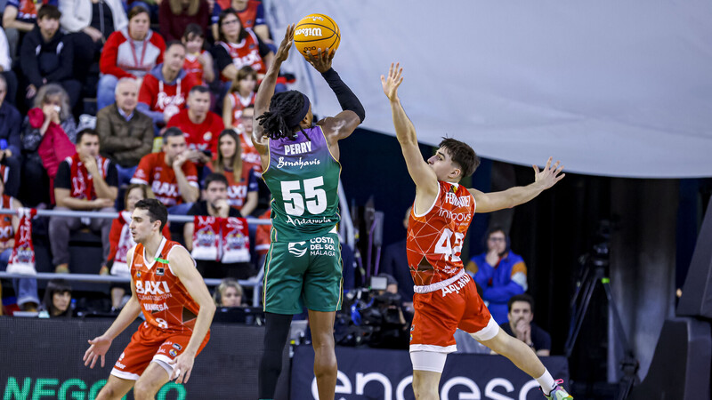 Kendrick Perry marca el ritmo de Unicaja en Manresa