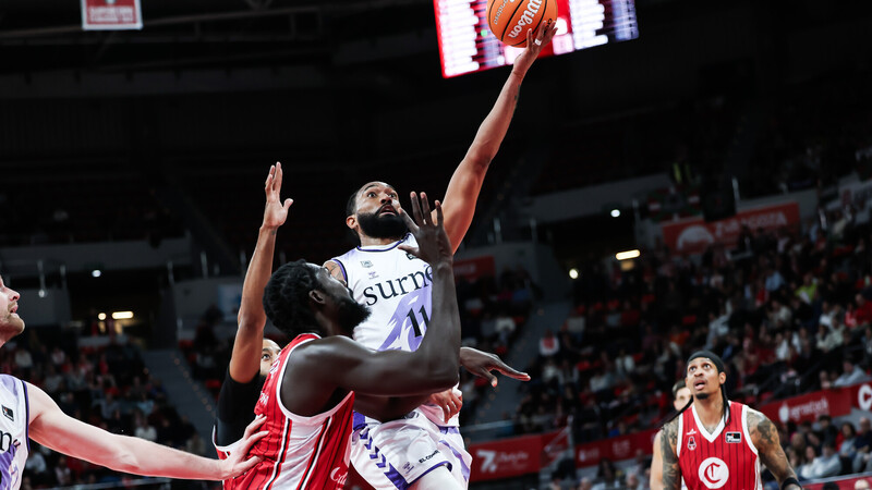 Surne Bilbao se lleva un trabajado triunfo