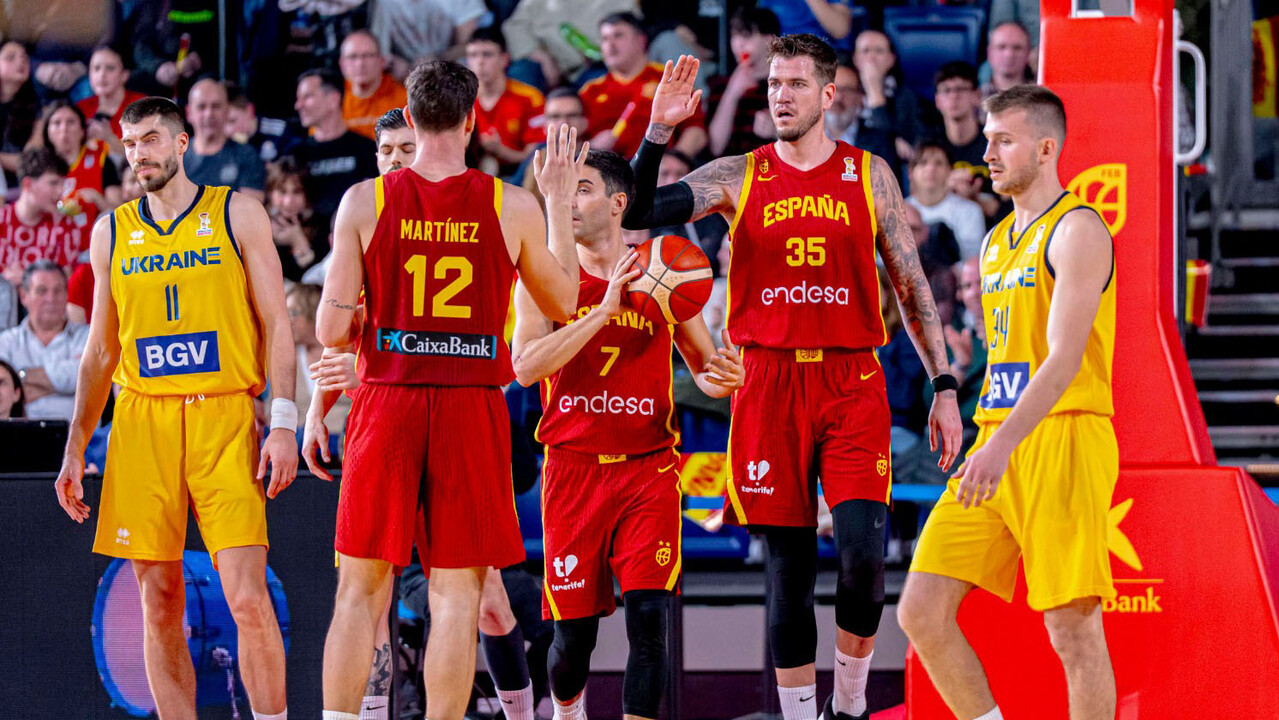 Espa&ntilde;a marca el ritmo ante Ucrania