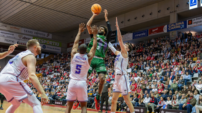 El Unicaja tira de coraje para salir victorioso