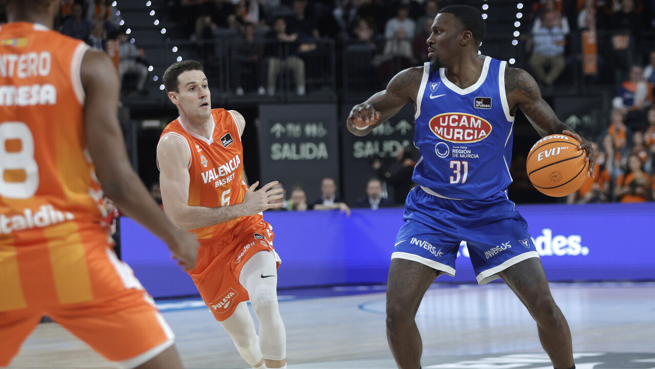 Ennis y Cate escalan en los rankings murcianos de Liga Endesa