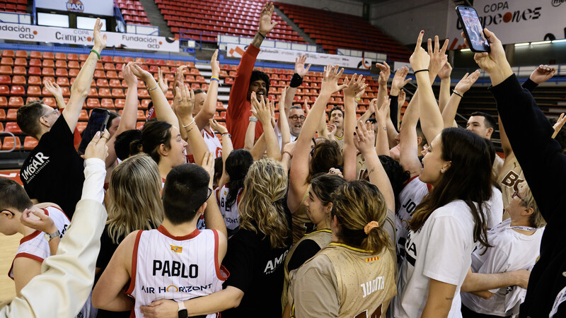 Ya est&aacute; en juego la Copa Campeones en Manresa