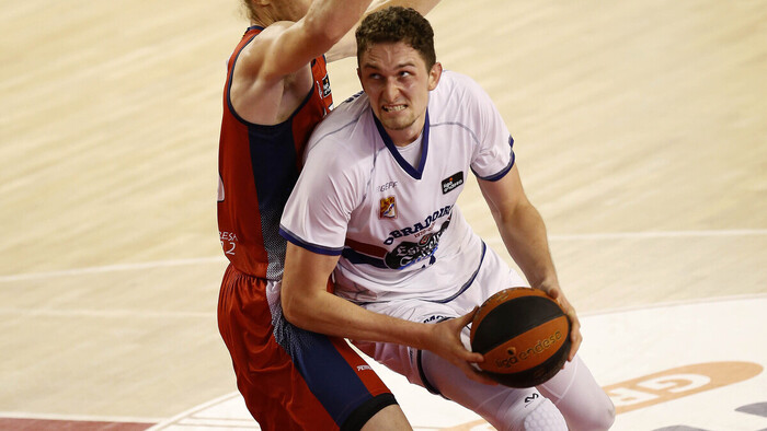 Monbus Obradoiro suma su segundo triunfo tras un final emocionante (76-80)