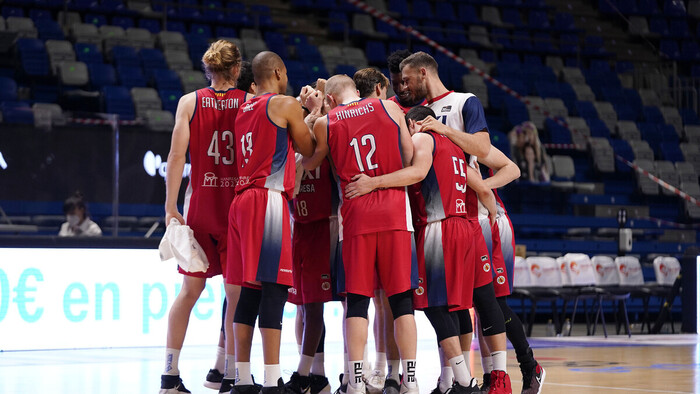 El BAXI Manresa frena la remontada y gana en Málaga (86-90)