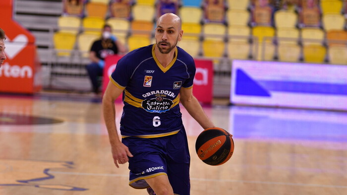 Albert Oliver seguirá en el Monbus Obradoiro hasta final de temporada