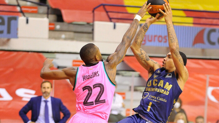 UCAM Murcia tumba al Barça con un gran Davis (77-73)