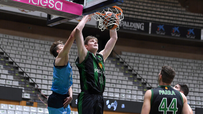 El Joventut se olvida del cansancio y arrolla al Movistar Estu (97-70)