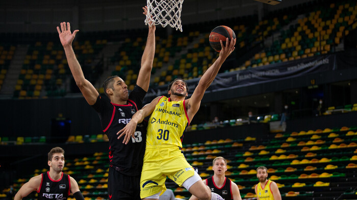 Jeremy Senglin, Jugador de la Jornada 8