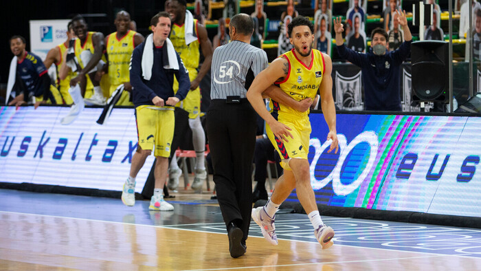 Ibon Navarro: "Le dimos el balón a Senglin para acabar de ganar el partido"