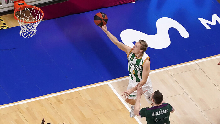 Coosur Betis sorprende a Unicaja en la prórroga de un derbi loco (111-114)