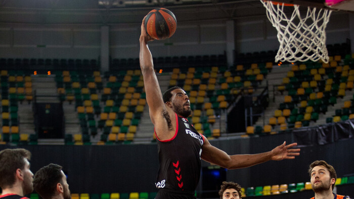 Alade Aminu termina su vinculación con RETAbet Bilbao Basket