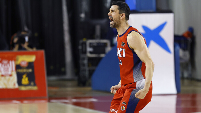 BAXI Manresa sonríe y hunde un poco más a Unicaja (90-83)
